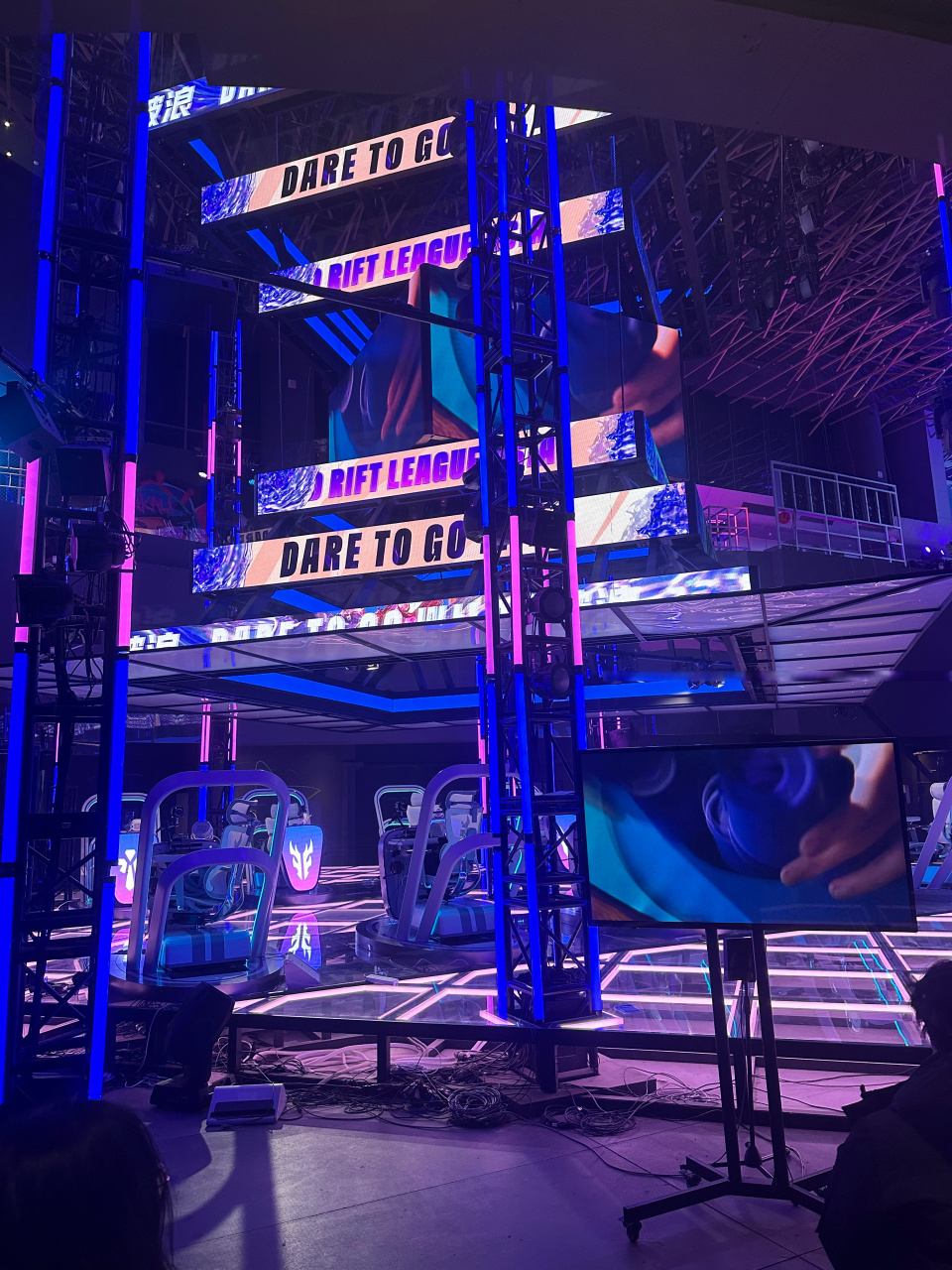 1-1翻车！日本出线后被质疑放水，国足难有帮手，拿12分也会出局.